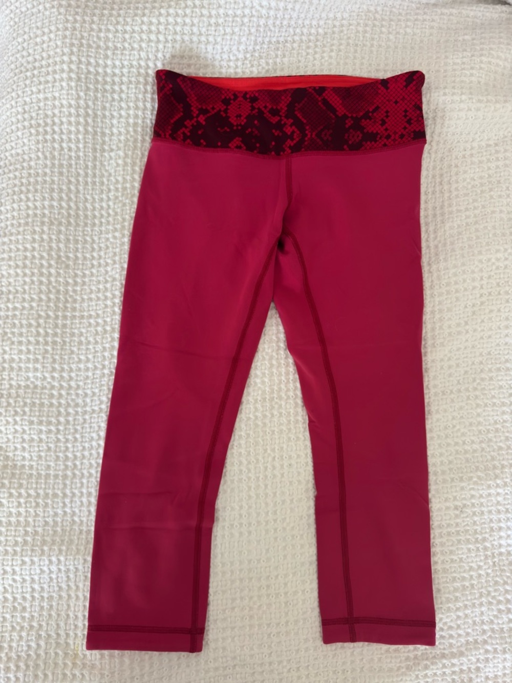 Lululemon Active Cropped Leggings with Snake-Print Waistband